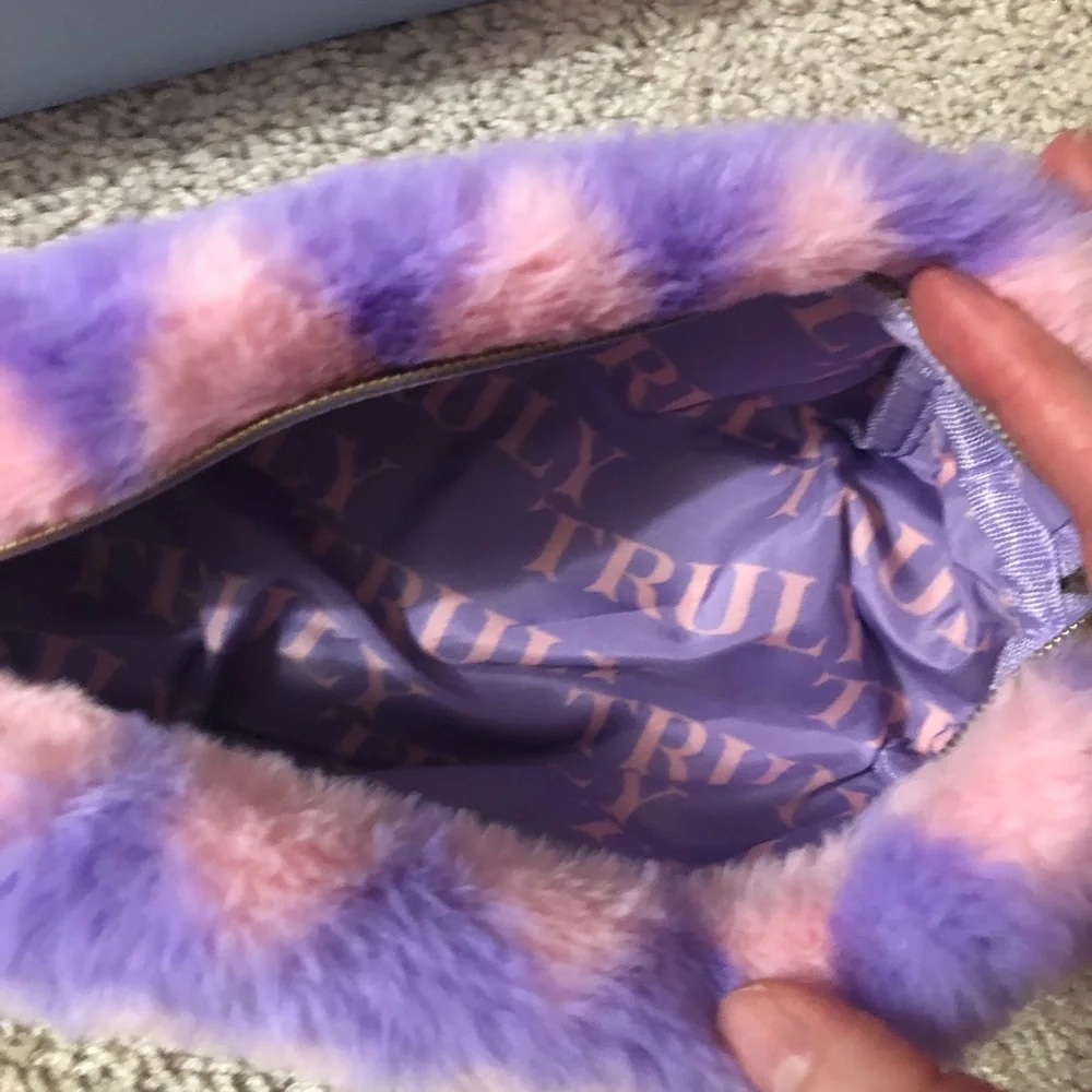 Truly Beauty Razors & Bag —#057 - Picture 12 of 15